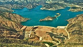 Pyramid Dam