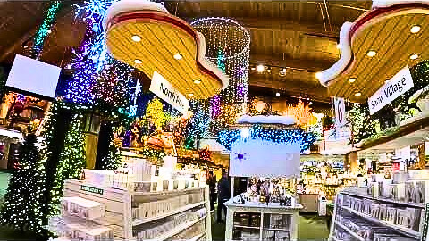 Bronner's The World's Largest Christmas